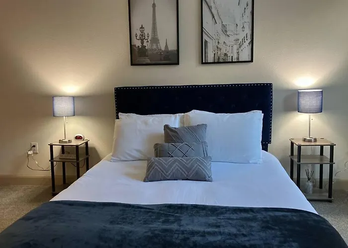 Lux 2/2 With Resort Amenities